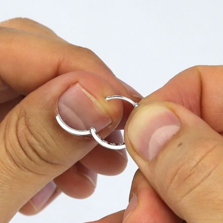 Bepattintós baba fülbevaló zár beállítása