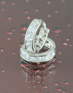 Arany gyermek fülbevaló fehér köves 8mm - Arany baba fülbevalók