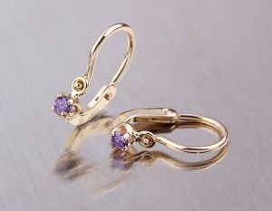 Arany baba fülbevaló lila egy köves - Arany baba fülbevalók