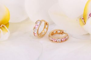 Arany gyermek fülbevaló bepattintós karika 6köves 8mm - Arany gyerek fülbevaló