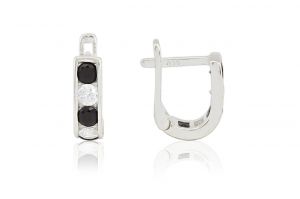 Ezüst fülbevaló franciakapcsos fekete és fehér kövekkel - Ezüst gyerek fülbevaló