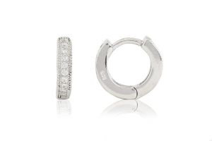 Ezüst baba fülbevaló bepattintós karika köves díszítéssel - Ezüst gyerek fülbevaló